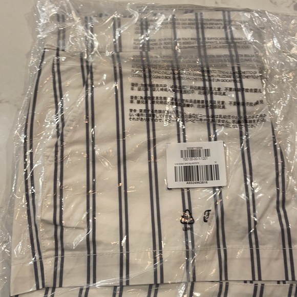 GAP 3'' Mid Rise Khaki Shorts with Washwell™ Striped Mid Rise Cotton - Picture 10 of 10